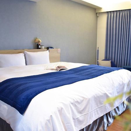 Talmud Hotel Gongyuan Taichung Extérieur photo