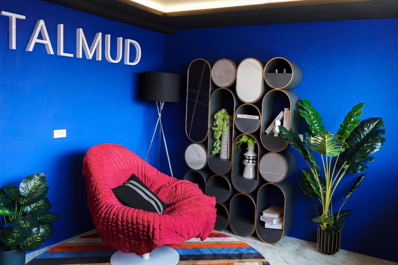 Talmud Hotel Gongyuan Taichung Extérieur photo