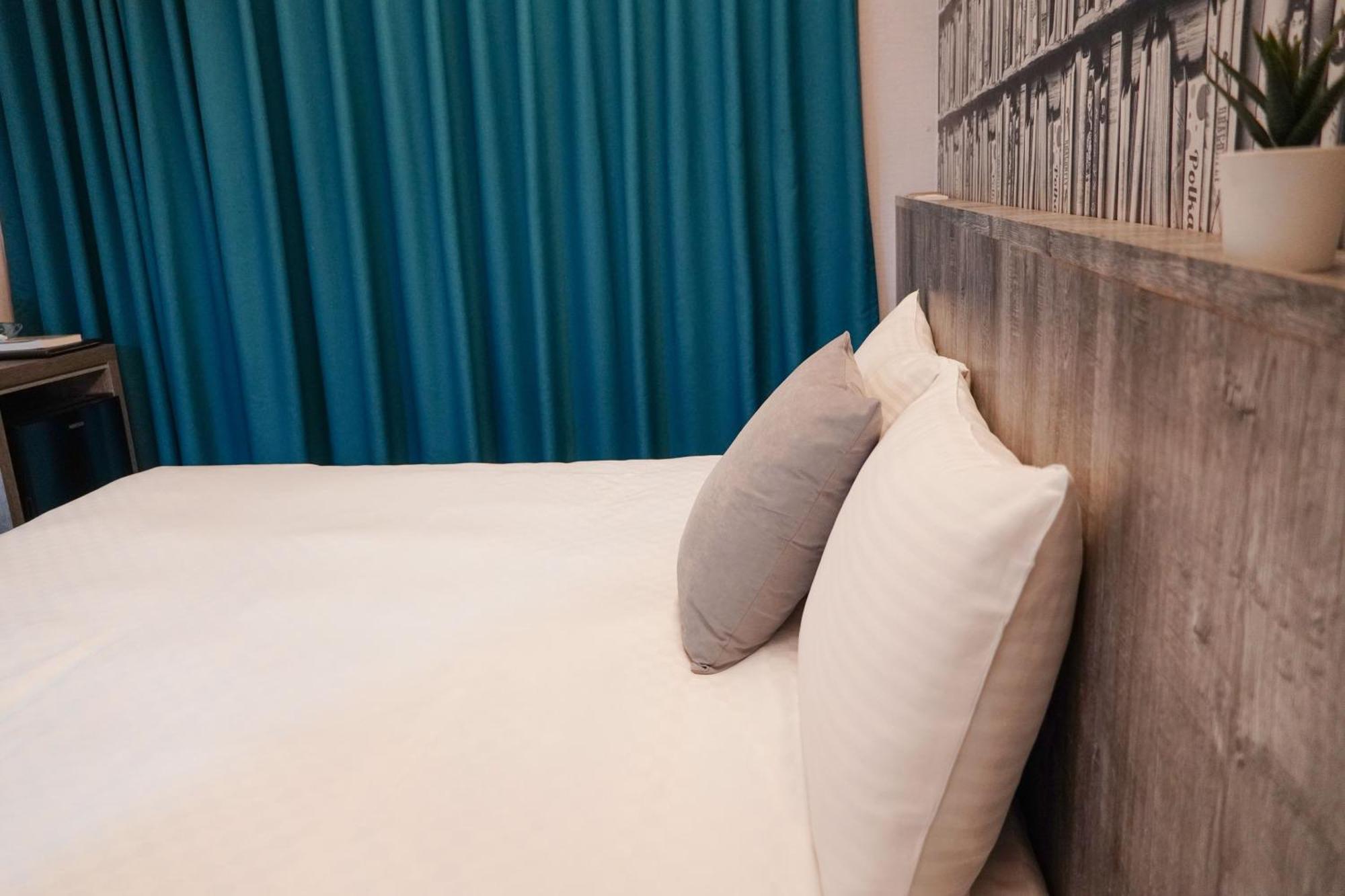 Talmud Hotel Gongyuan Taichung Extérieur photo