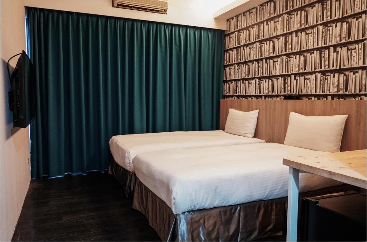 Talmud Hotel Gongyuan Taichung Chambre photo